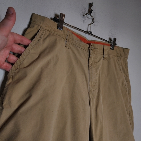 Columbia khaki shorts - Picture 11 of 13